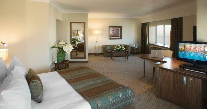 주니어 스위트 킹사이즈 침대, Mövenpick Hotel Izmir