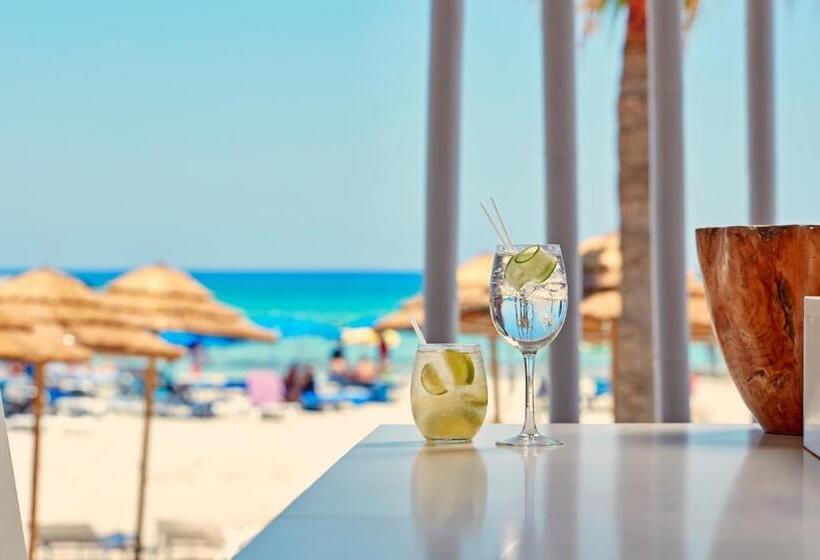 Люкс с Бассейном, So White Club Resort
