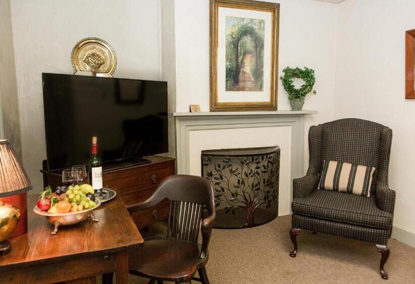 Номер Deluxe, James Buchanan Hotel, Trademark Collection By Wyndham