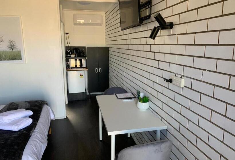 디럭스 룸, Kings Avenue Motel