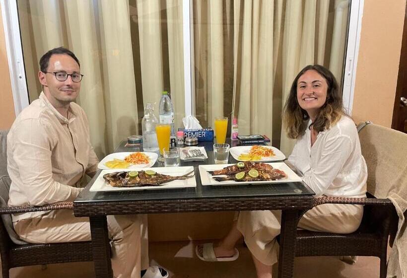 اتاق لوکس, Shoreline Grand