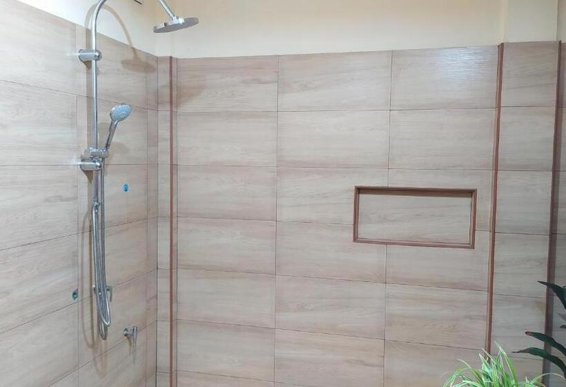 اتاق لوکس, Shoreline Grand