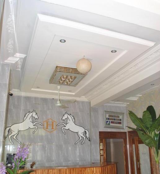 اتاق استاندارد سه نفره, White Horse Hotel Cotonou