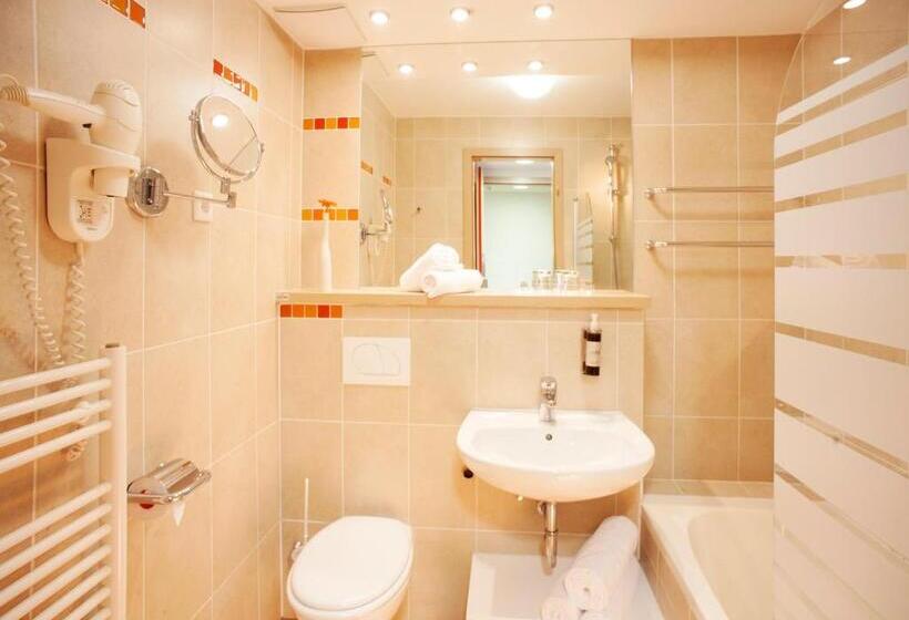 اتاق استاندارد با بالکن, Garni Hotel Savica   Sava Hotels & Resorts
