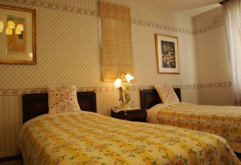 Номер Стандарт, Petit Hotel Corinthian