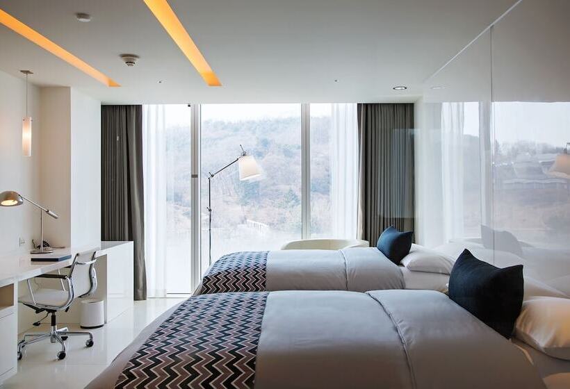 Deluxe Room Mountain View, Vista Walkerhill Seoul   Formerly W Seoul