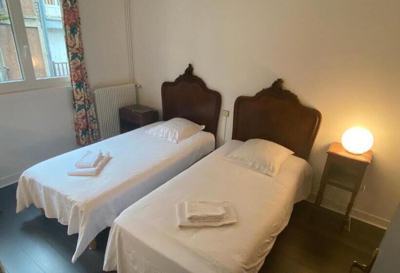 Номер Стандарт, Hôtel Les Remparts