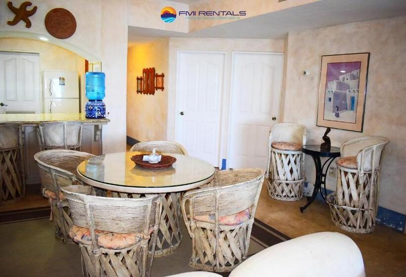 آپارتمان 2 خوابه با چشم‌انداز دریا, Marina Pinacate B 406
