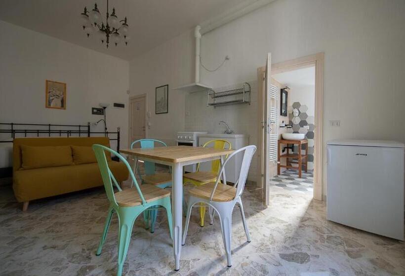 Семейный Номер, Ai Cappuccini Guest House