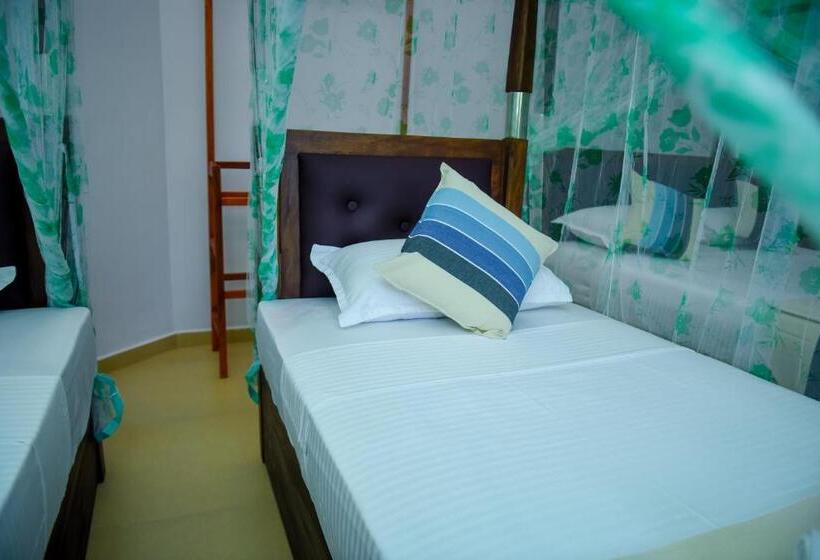 Семейный Номер Superior, Double Lake View Tissa & Safari