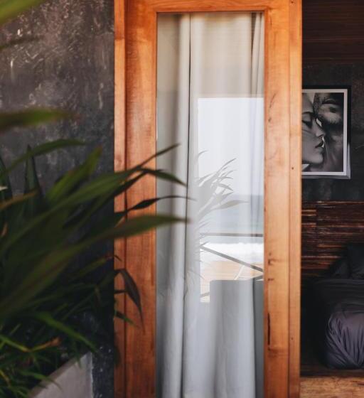 オーシャンビューデラックスルームバルコニー付き, Naked Hotel Zipolite  Adults Only
