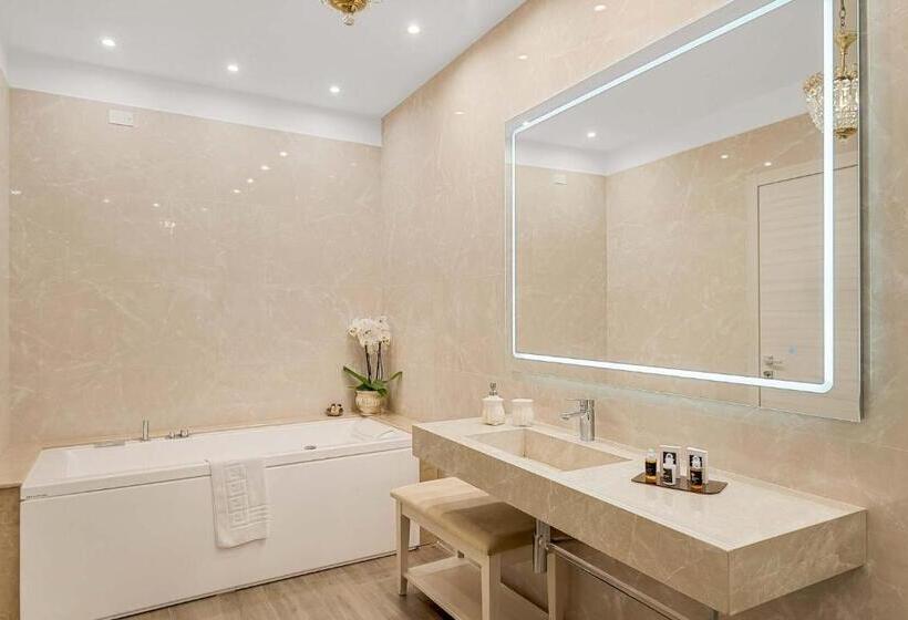 جناح مزود بجاكوزى, Luxury Dreams