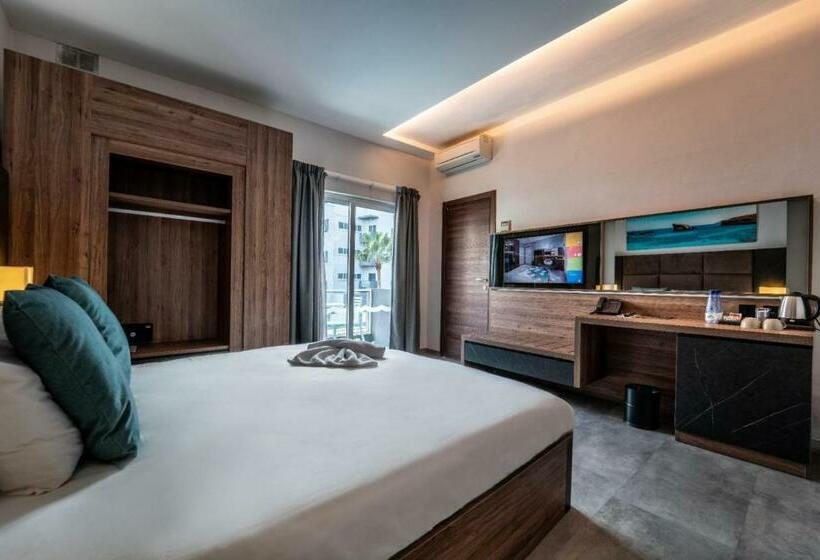 اتاق سوپریور با چشم‌انداز استخر, Bora Bora Ibiza Malta Resort - Music Hotel - Adults Only