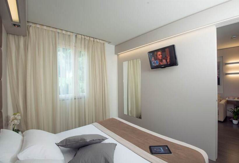 スイート, As Hotel Dei Giovi