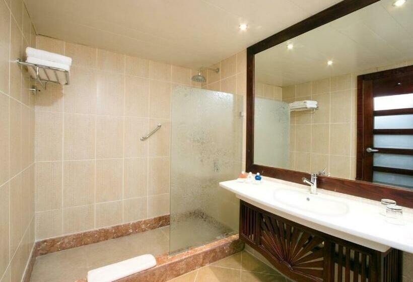اتاق استاندارد با چشم‌انداز استخر, Sentido Caribbean World Soma Bay