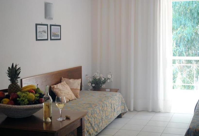 آپارتمان 1 خوابه اینتریور, Marita's Apartments