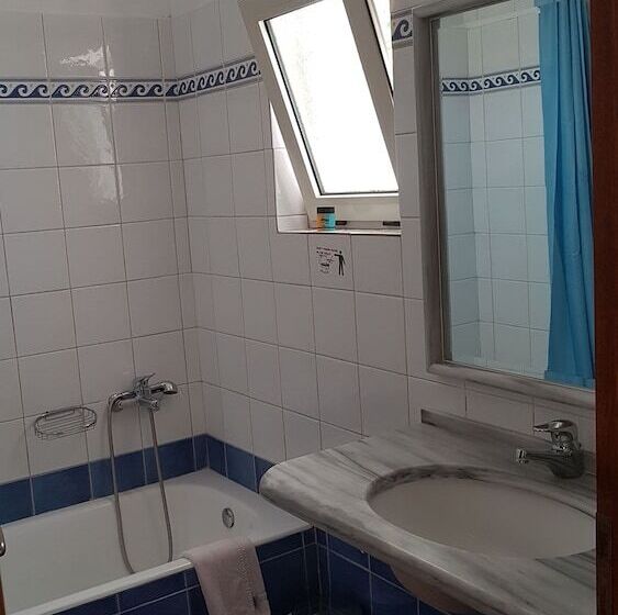 آپارتمان 1 خوابه اینتریور, Marita's Apartments