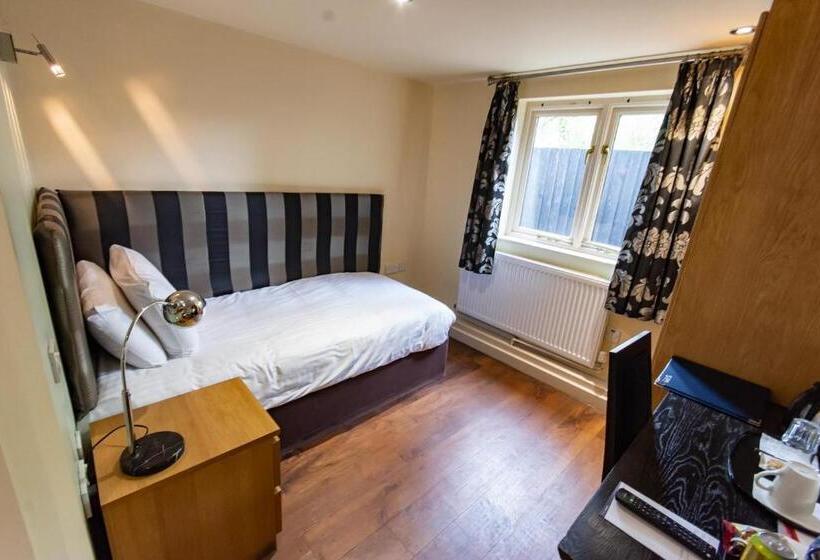 اتاق کلاسیک یک تخته, Great Hallingbury Manor & Lodges