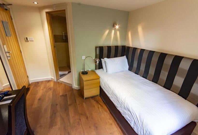 اتاق استاندارد یک نفره, Great Hallingbury Manor & Lodges