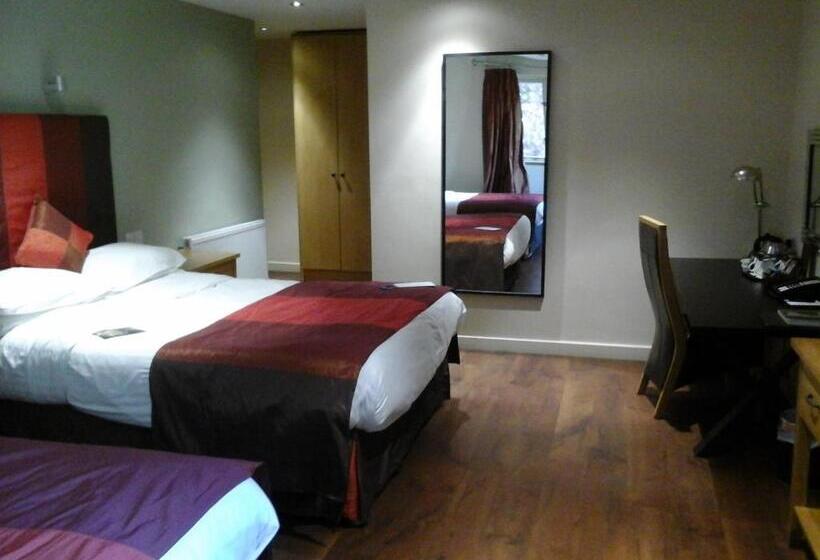 اتاق خانوادگی, Great Hallingbury Manor & Lodges