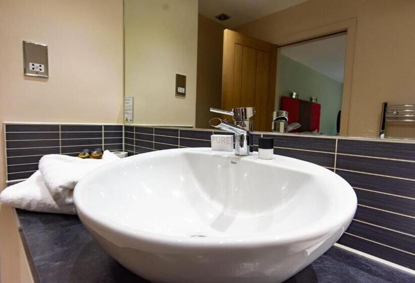 اتاق سوپریور, Great Hallingbury Manor & Lodges