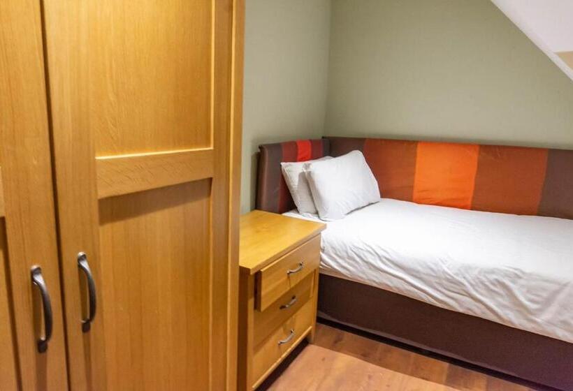 اتاق کلاسیک یک تخته, Great Hallingbury Manor & Lodges