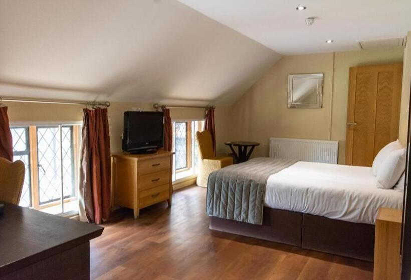 اتاق خانوادگی, Great Hallingbury Manor & Lodges