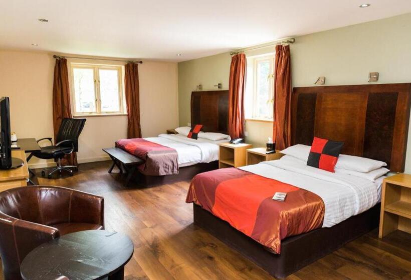 اتاق خانوادگی, Great Hallingbury Manor & Lodges
