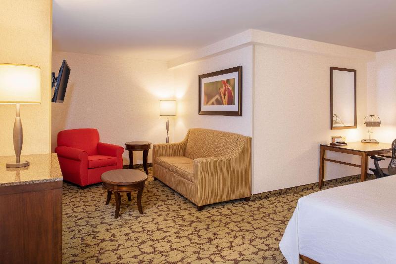 주니어 스위트 킹사이즈 침대, Hilton Garden Inn Portland Airport