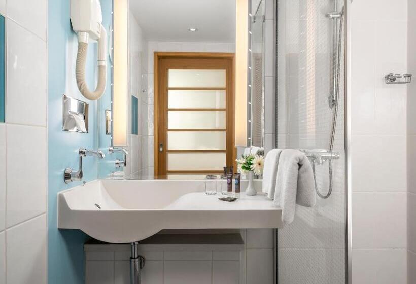 Superior Room, Novotel Istanbul Zeytinburnu