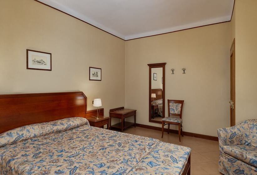 اتاق استاندارد یک نفره, Albergo Reggio