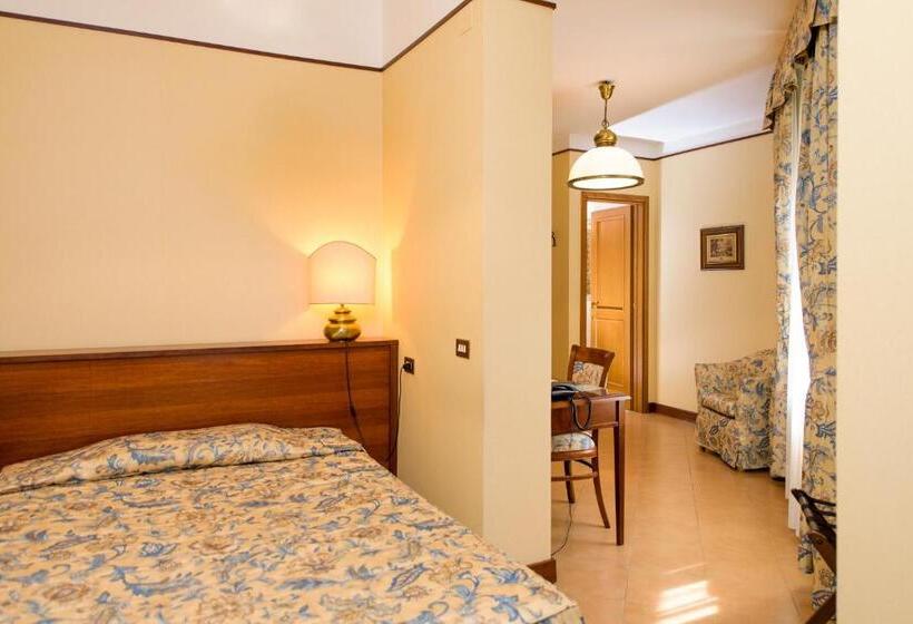 اتاق استاندارد یک نفره, Albergo Reggio