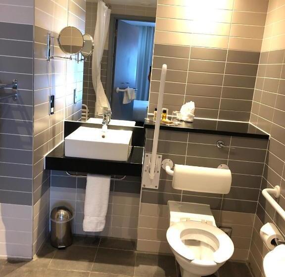 Номер Стандарт Адаптированный для Инвалидов, Crowne Plaza Manchester City Centre, An Ihg