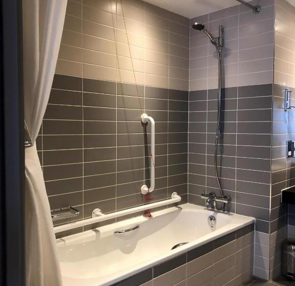 Номер Стандарт Адаптированный для Инвалидов, Crowne Plaza Manchester City Centre, An Ihg