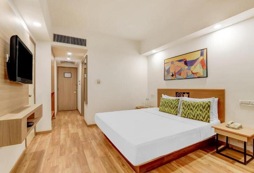 Номер бизнес-класса, Lemon Tree Hotel, Ahmedabad