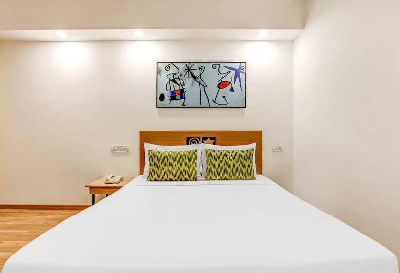 Номер бизнес-класса, Lemon Tree Hotel, Ahmedabad