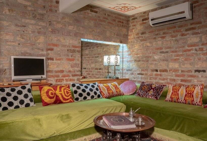 سوییت دوبلکس, Niles Istanbul
