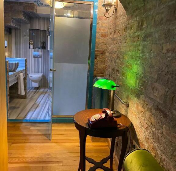 سوییت دوبلکس, Niles Istanbul
