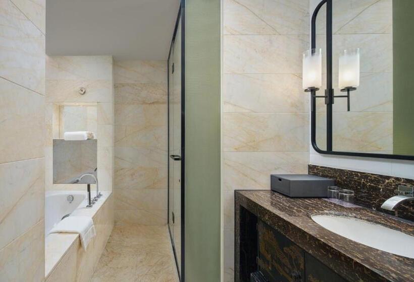 Suite Deluxe Cama King, Sheraton Shanghai Pudong Riverside