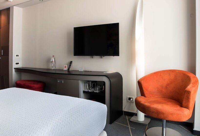 اتاق استاندارد, Golden Tulip Zira Belgrade