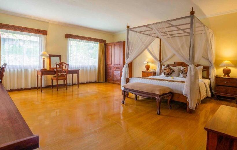 سوییت لوکس, The Grand Bali Nusa Dua