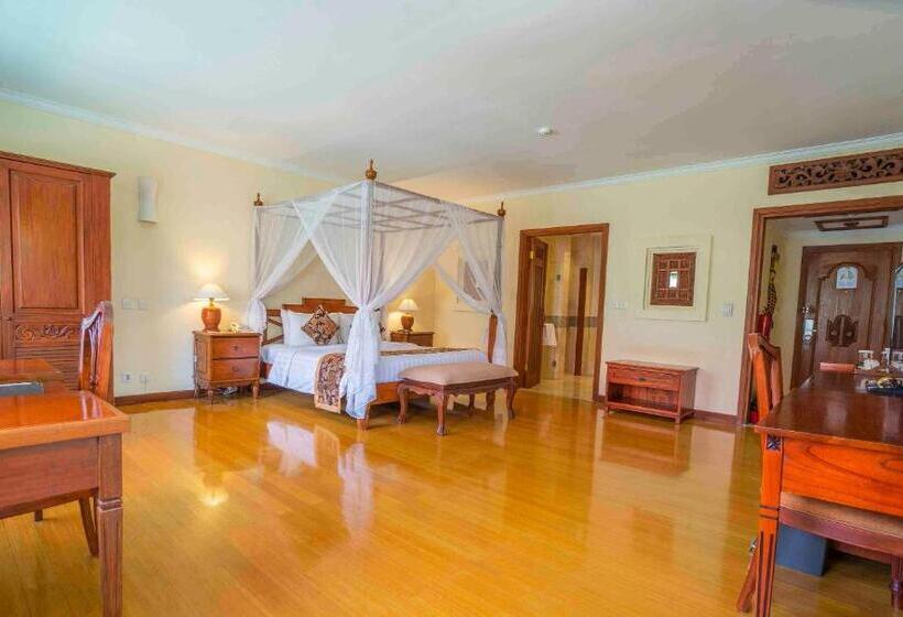 سوییت لوکس, The Grand Bali Nusa Dua