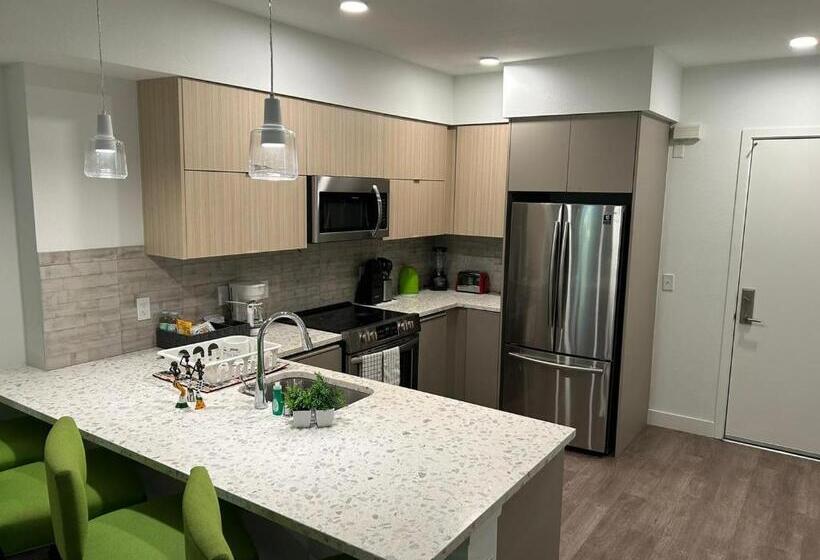 Апартаменты 2 Спальни, Stayspro   Gorgeous Hollywood Living Los Angeles