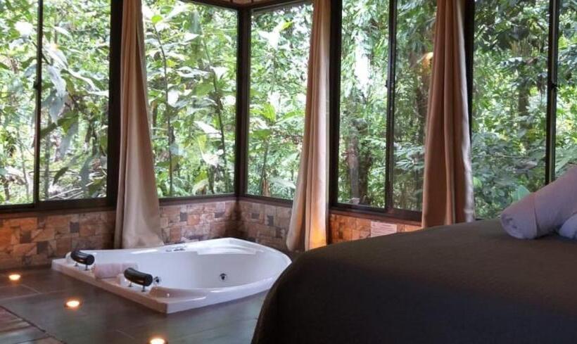 Люкс, Tropical Suites & Villas