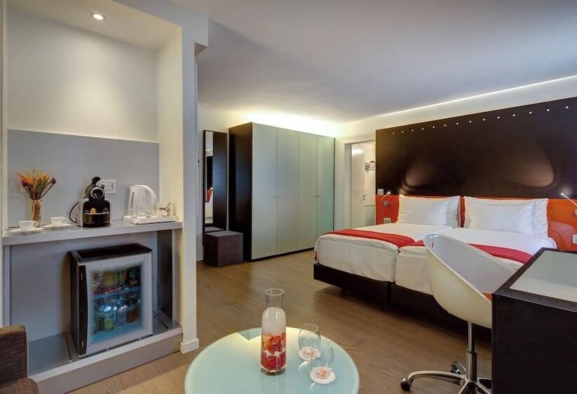 اتاق استاندارد سه نفره, Design Hotel F6