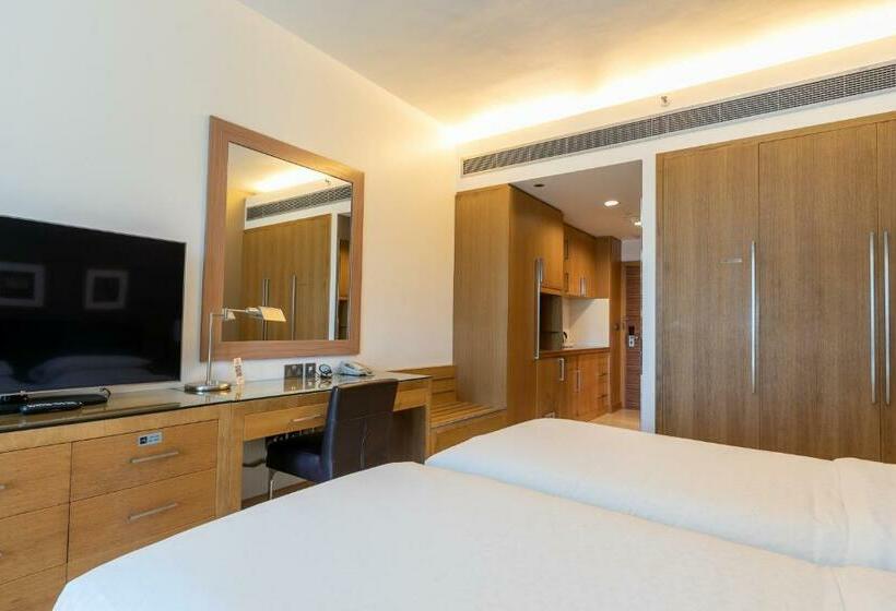 Люкс Executive Кровать Кинг, Four Points By Sheraton Bur Dubai