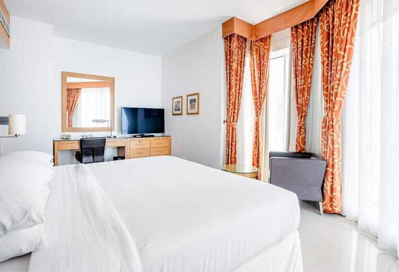 Люкс Executive Кровать Кинг, Four Points By Sheraton Bur Dubai