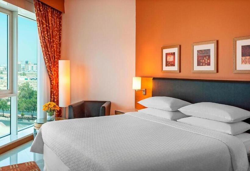 Люкс Executive Кровать Кинг, Four Points By Sheraton Bur Dubai