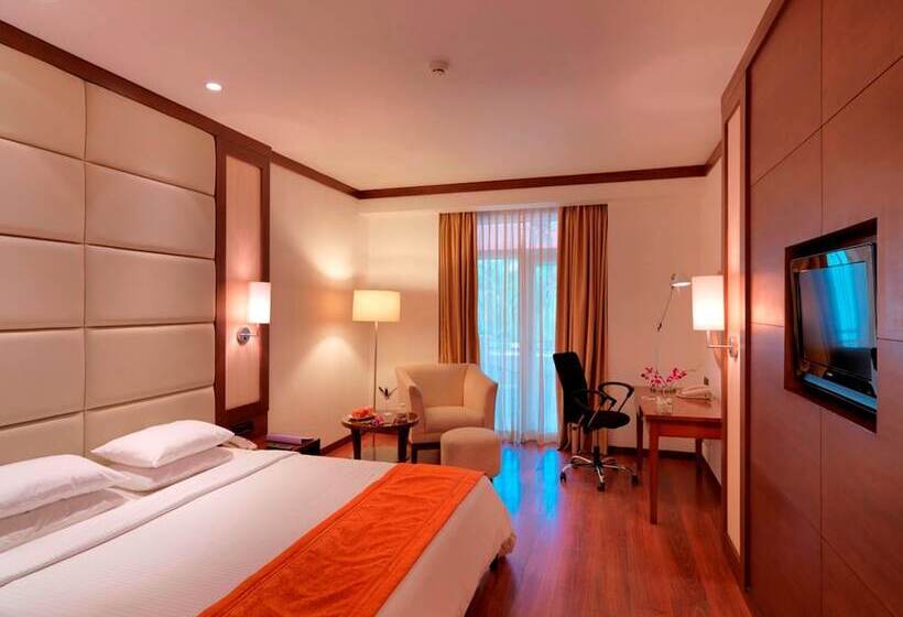 高级大房间, Royal Orchid Resort & Convention Centre, Yelahanka Bangalore