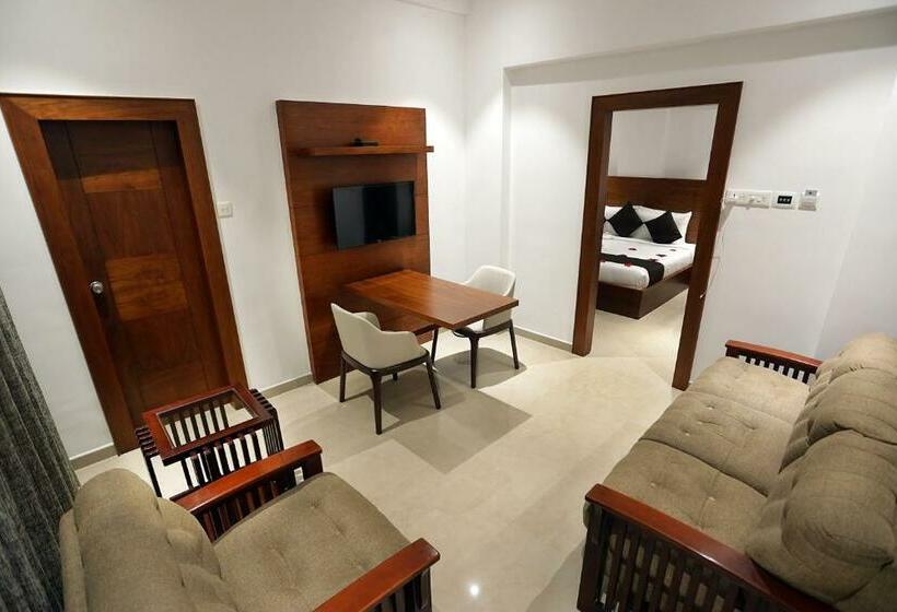 디럭스 스위트, Iswarya Residency
